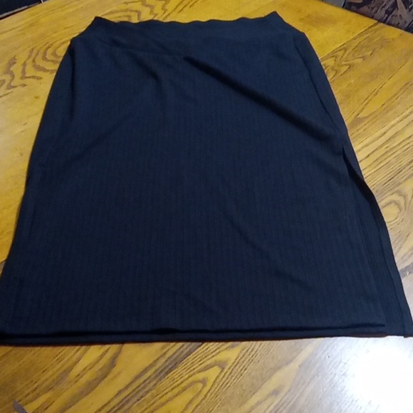 HALARA Womens SKIRT SMALL New RIBBED BLACK Long Casual Work Office - Picture 1 of 8